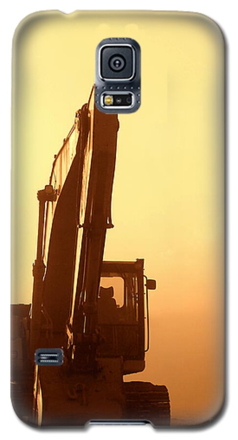 Excavator Galaxy S5 Case featuring the photograph Sunset Excavator by Olivier Le Queinec