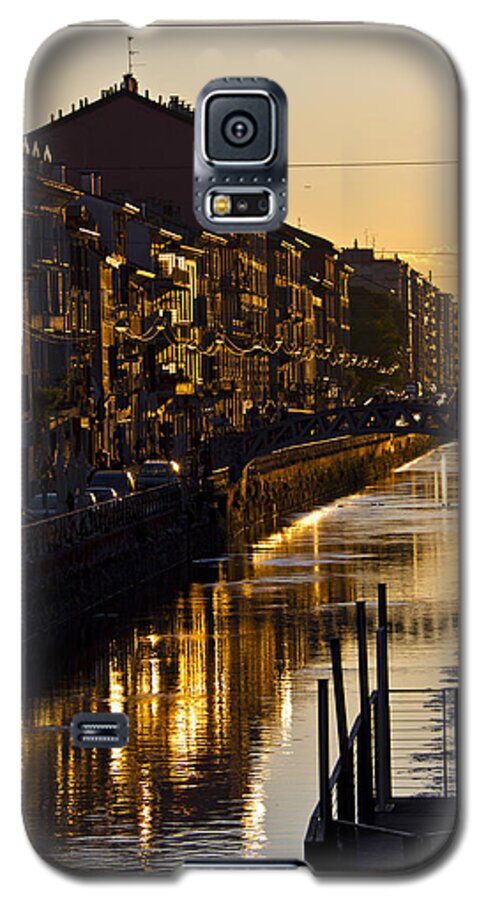 Milano Galaxy S5 Case featuring the photograph Sunset on the Navigli in Milan by Raffaella Lunelli