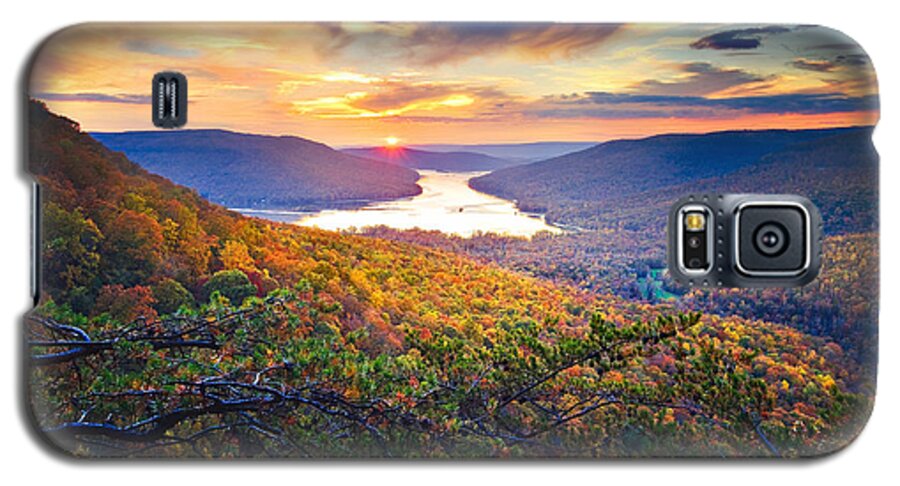 Mullins Cove Galaxy S5 Case featuring the photograph Sunset Over Mullins Cove by Steven Llorca