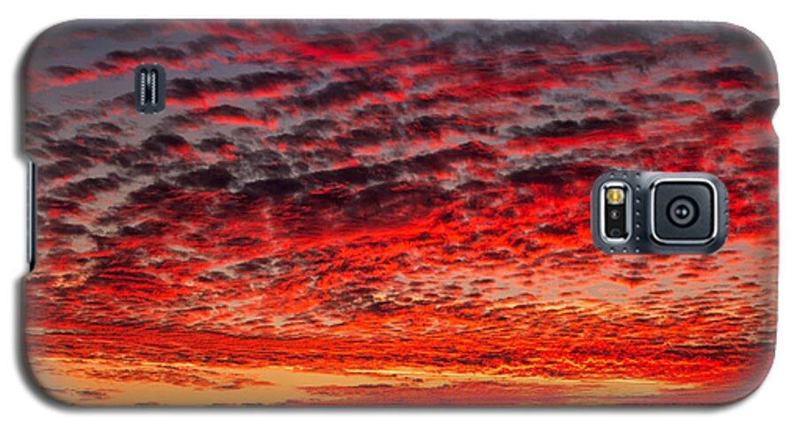 Pacific Galaxy S5 Case featuring the photograph Sunset over Saunder's Reef by Kathleen Bishop