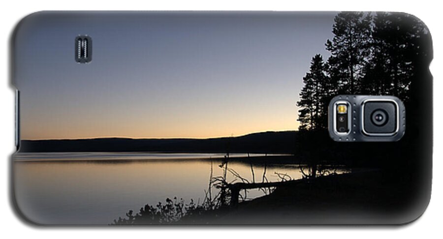 Lake Galaxy S5 Case featuring the photograph Sunset Over Yellowstone Lake by Frank Madia