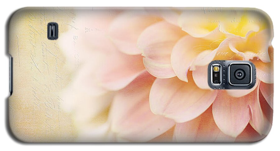 Dahlia Galaxy S5 Case featuring the photograph Sweet Memories #1 by Beve Brown-Clark Photography