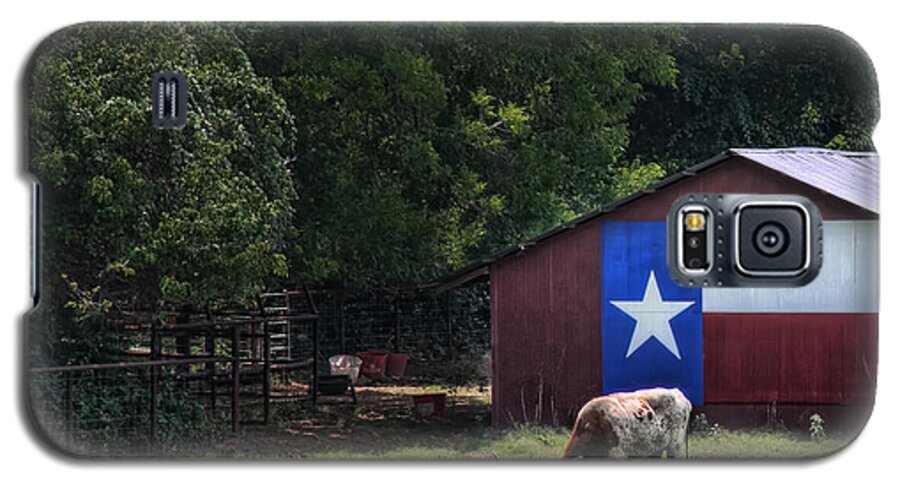 Texas Longhorns Galaxy S5 Case featuring the photograph Texas Longhorn Grazing by Robert Bellomy