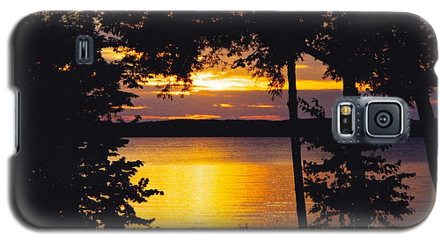 Setting Sun Galaxy S5 Case featuring the photograph That Time of Night by Barbara Plattenburg