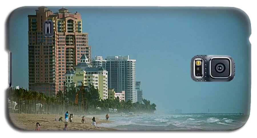 Beach Galaxy S5 Case featuring the photograph The Beach Near Fort Lauderdale by Eric Tressler