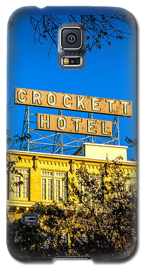 Alamo Galaxy S5 Case featuring the photograph The Crockett Hotel by Melinda Ledsome