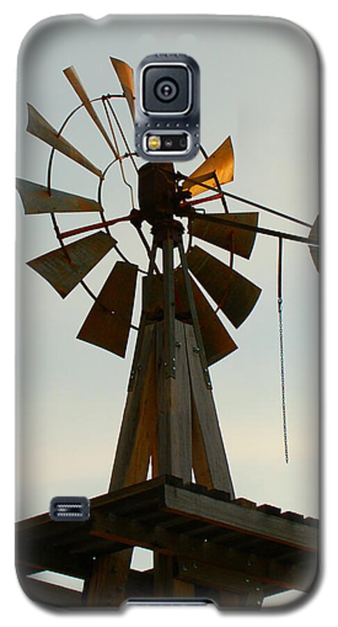Dakota Galaxy S5 Case featuring the photograph The Eddy House Windmill in Carlsbad by Greni Graph