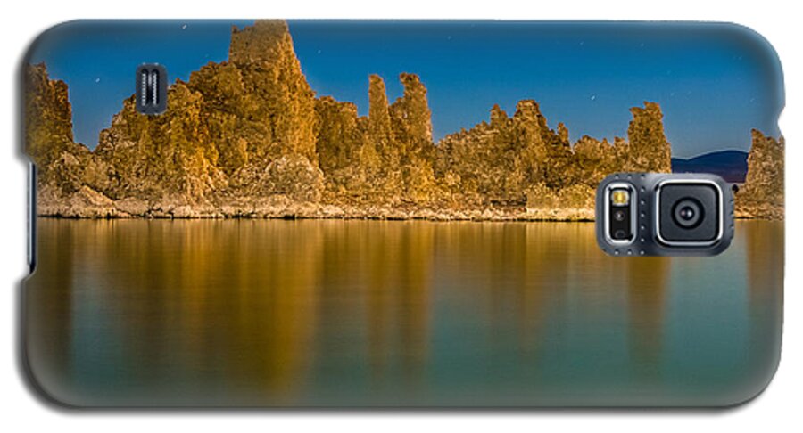 California Galaxy S5 Case featuring the photograph The Ghost Ship at Mono Lake by James Capo