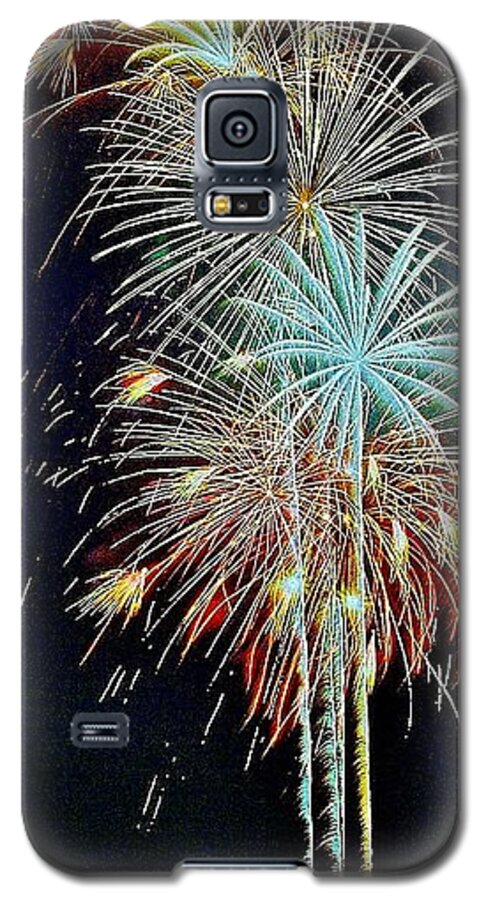 Fireworks Galaxy S5 Case featuring the photograph The Last Shot... by Daniel Thompson