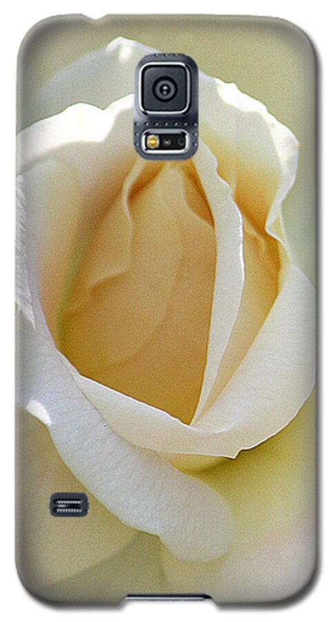 Roses Galaxy S5 Case featuring the photograph The Lord is my Shepherd by The Art Of Marilyn Ridoutt-Greene