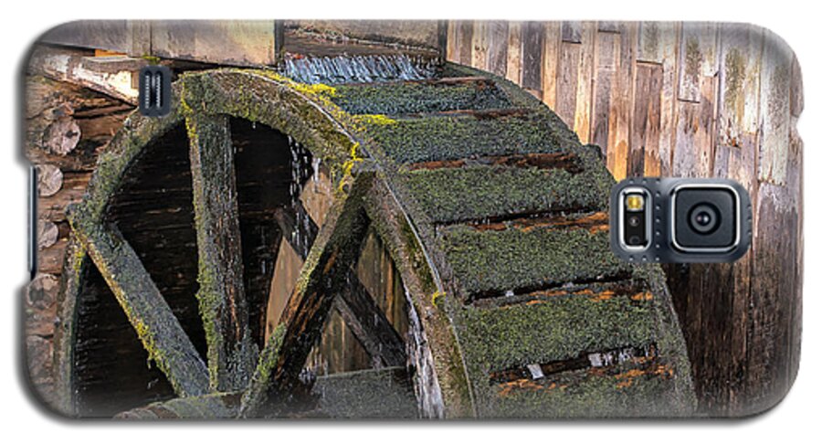 Cades Cove Galaxy S5 Case featuring the photograph The Old Waterwheel by Victor Culpepper