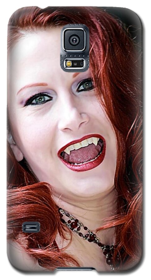 Vampire Galaxy S5 Case featuring the photograph The Scarlet Vampire Lady by Jon Volden