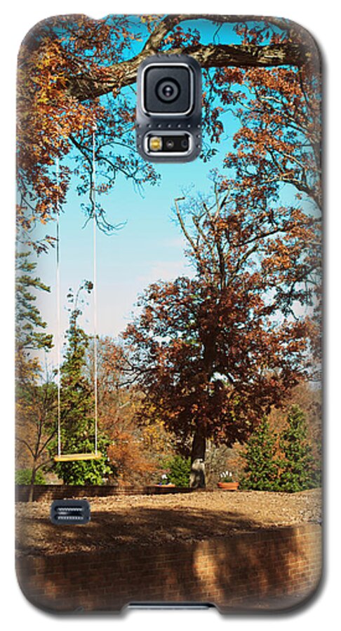Art Galaxy S5 Case featuring the photograph The Swing With Red Bicycle - Davidson College by Paulette B Wright