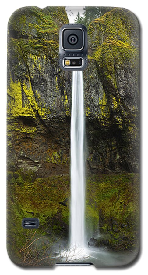 Columbia River Gorge Galaxy S5 Case featuring the photograph They Call Her Elowah by Jon Ares