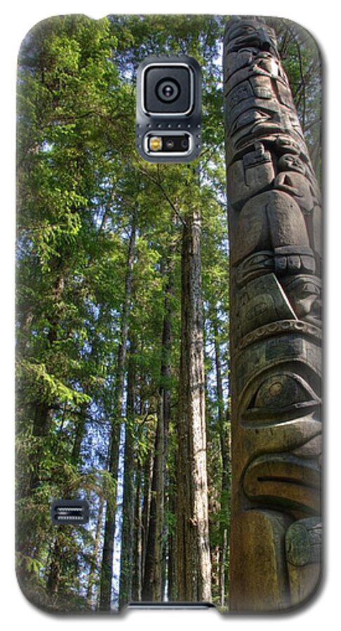 Alaska Galaxy S5 Case featuring the photograph Totem Pole by David Andersen