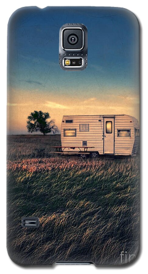 Camper Galaxy S5 Case featuring the photograph Trailer at Dusk by Jill Battaglia