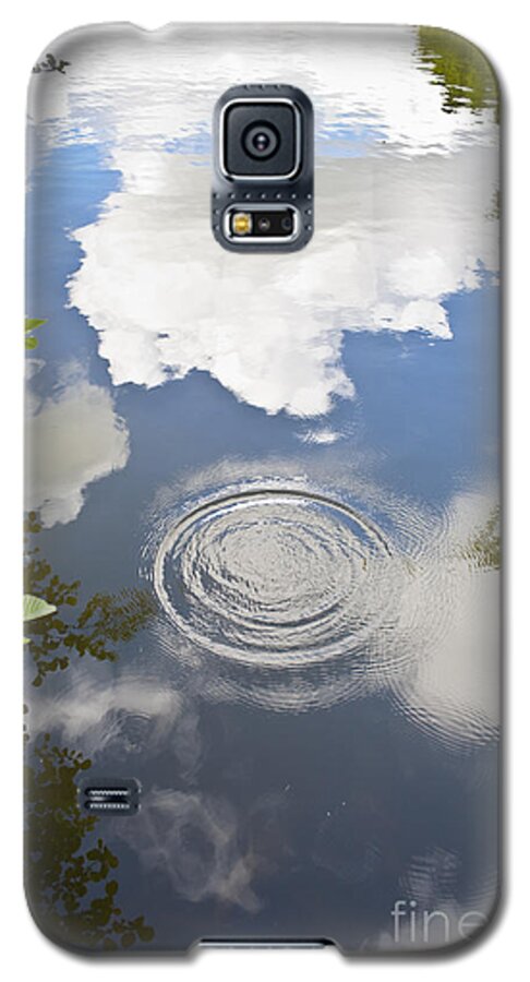 Abstract Galaxy S5 Case featuring the photograph Tranquillity by Jan Bickerton
