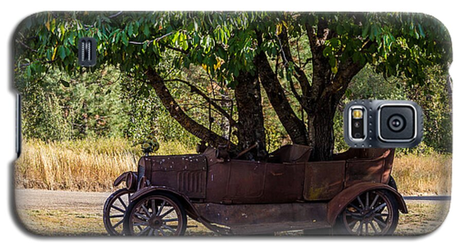 Roslyn Galaxy S5 Case featuring the photograph Tree Growing out of Old Car - 2 by Rob Green