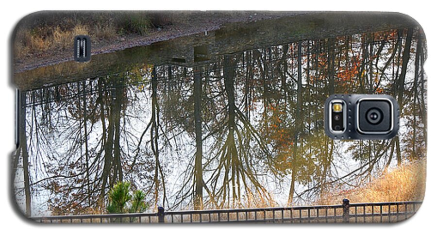 Park Galaxy S5 Case featuring the photograph Upside Down by Pete Trenholm