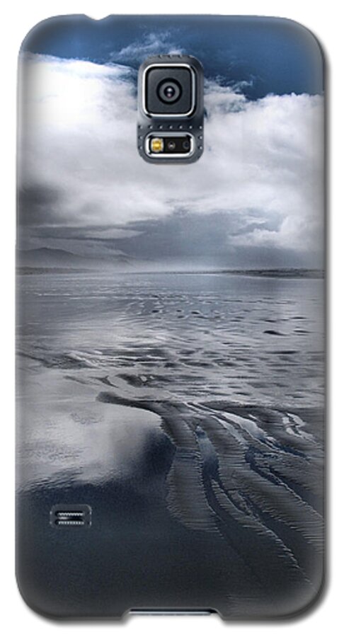 Sand Galaxy S5 Case featuring the photograph Vanishing by Lora Fisher