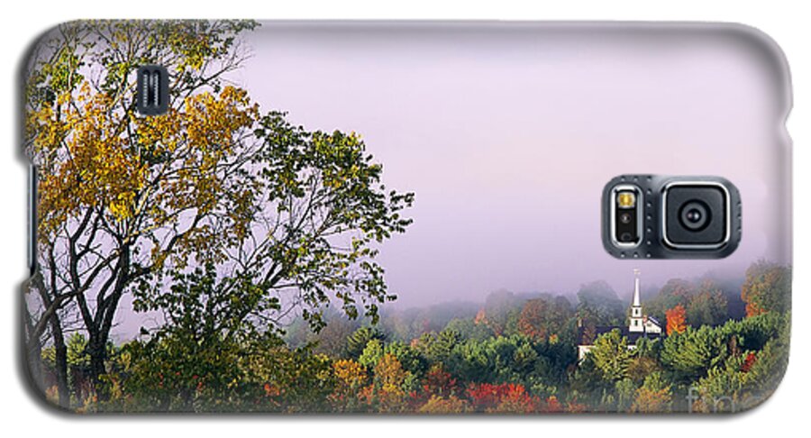 Fall Galaxy S5 Case featuring the photograph Vermont Autumn Morning by Alan L Graham
