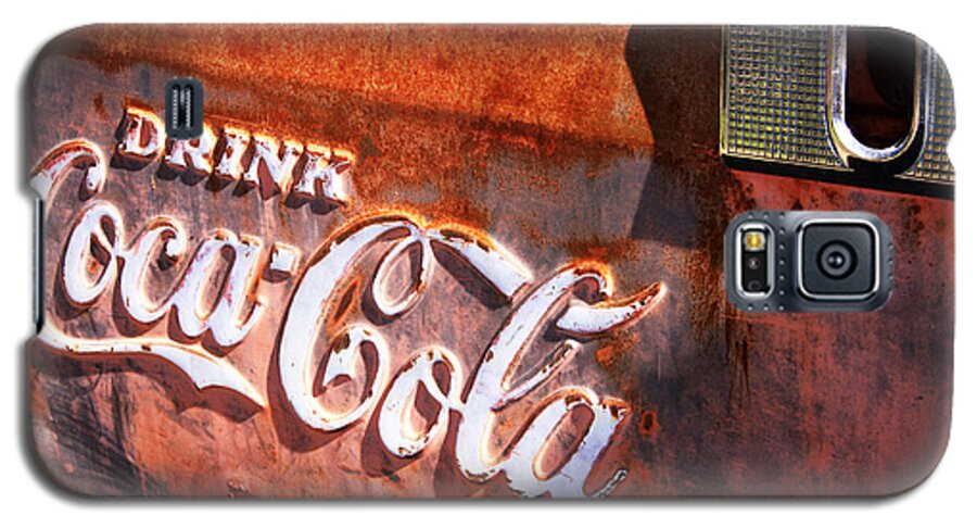 Made In America Galaxy S5 Case featuring the photograph Vintage Coca Cola by Steven Bateson