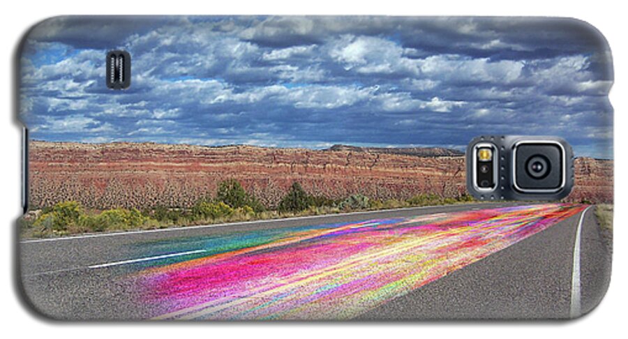 Desert Highway Galaxy S5 Case featuring the digital art Walking With God by Margie Chapman