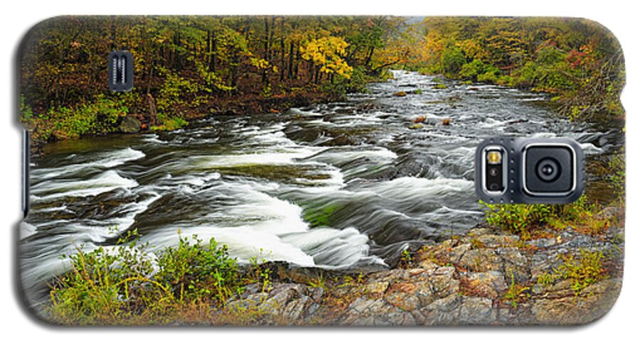 Beaver's Bend State Park Galaxy S5 Case featuring the photograph Watching it all go by at Beaver's Bend Broken Bow Fall Foliage Oklahoma by Silvio Ligutti