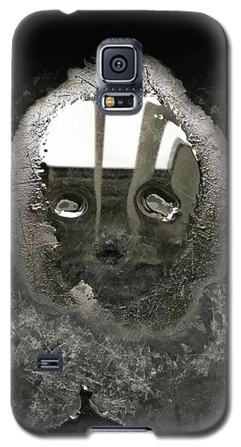 Purity Galaxy S5 Case featuring the photograph Water drawing by Pedro Fernandez
