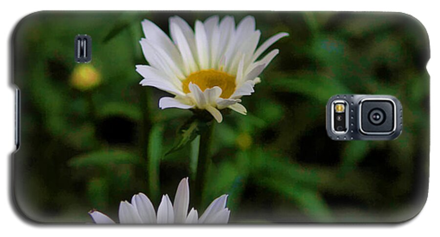  Galaxy S5 Case featuring the photograph White Petals by Cherie Duran