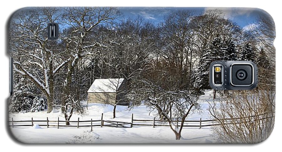 Maine Galaxy S5 Case featuring the photograph Winter Barn by Karin Pinkham