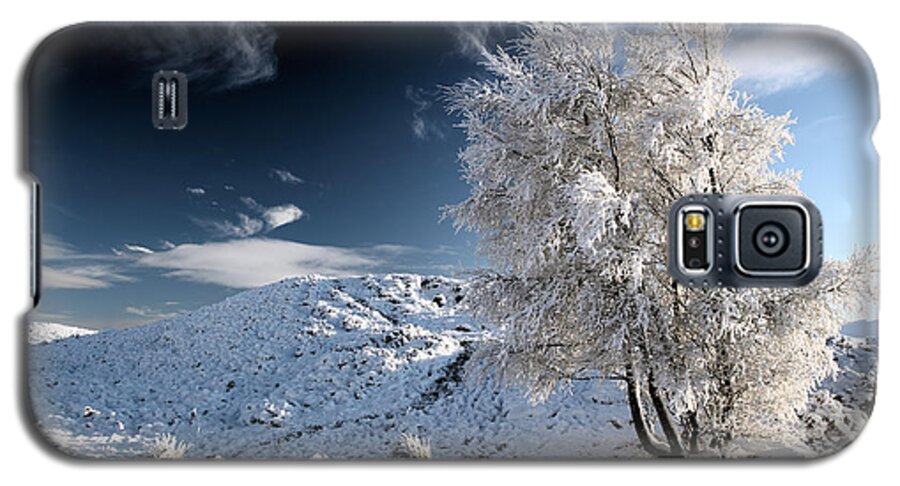 Snow Scene Galaxy S5 Case featuring the photograph Winter Landscape by Grant Glendinning