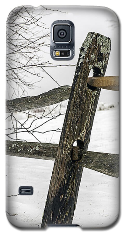Winter Galaxy S5 Case featuring the photograph Winter Rail Fence by Robert Mitchell