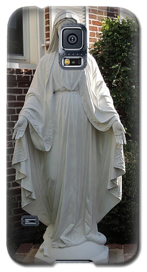 Nun Galaxy S5 Case featuring the photograph Woman Of Faith by Aaron Martens