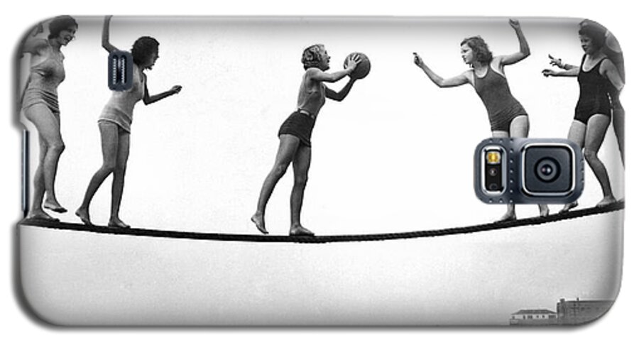1929 Galaxy S5 Case featuring the photograph Women Play Beach Basketball by Underwood Archives