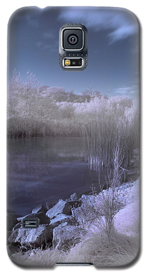 Mono Galaxy S5 Case featuring the photograph Infrared pond by B Cash