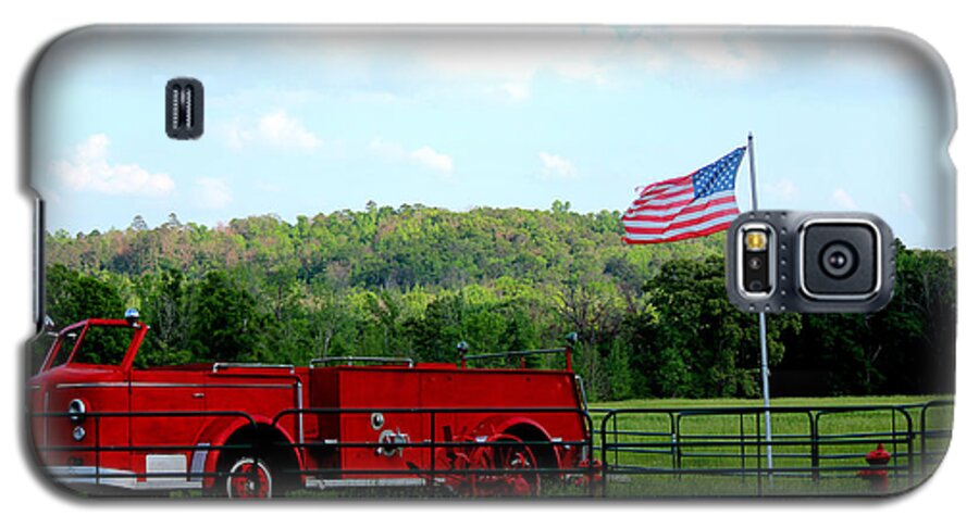 Old Fire Engines Galaxy S5 Case featuring the photograph A Tribute to the Fireman by Kathy White