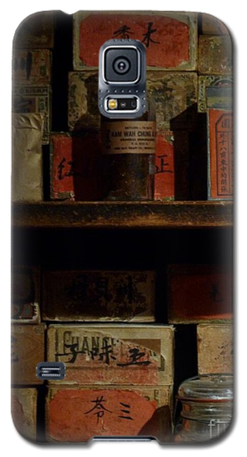 Still Life Galaxy S5 Case featuring the photograph Apothecary by Newel Hunter