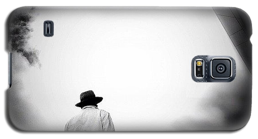 Igersams Galaxy S5 Case featuring the photograph Cloud Cowboy - Concrete Jungle by Robbert Ter Weijden