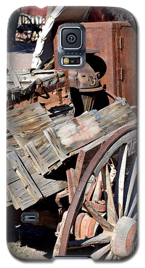 Old Wagon Train Galaxy S5 Case featuring the photograph Dust Bowl by Diane montana Jansson