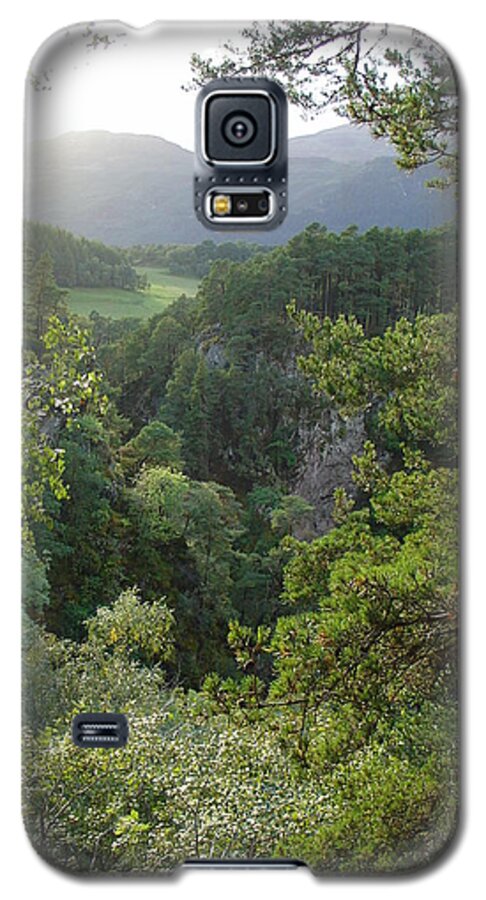 Foyers Galaxy S5 Case featuring the photograph Foyers Valley by Charles and Melisa Morrison