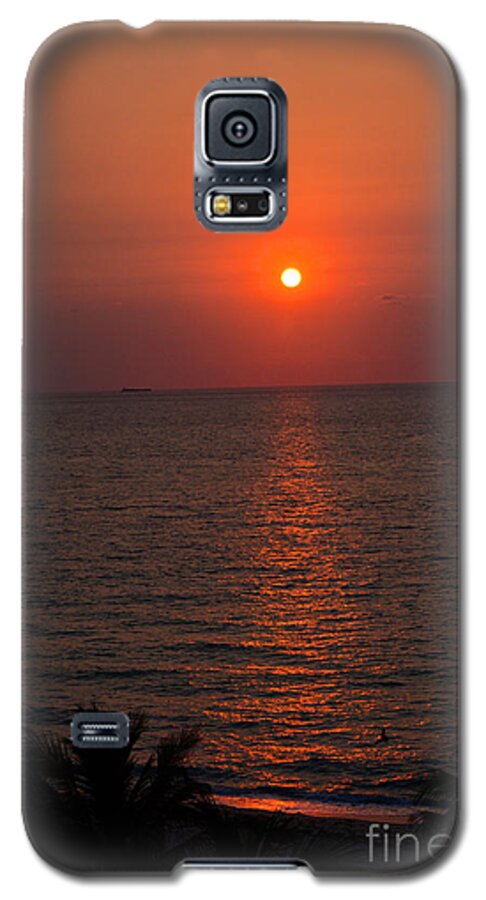 Sunrise Galaxy S5 Case featuring the photograph Miami Sunrise by Pravine Chester