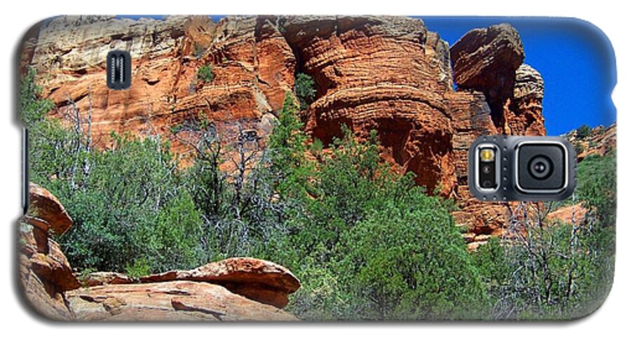 Oak Creek Galaxy S5 Case featuring the photograph Oak Creek Canyon Balanced Rock by Charles Robinson