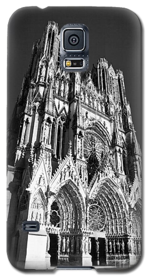 Reims Galaxy S5 Case featuring the photograph Reims Cathedral by Olivier Steiner