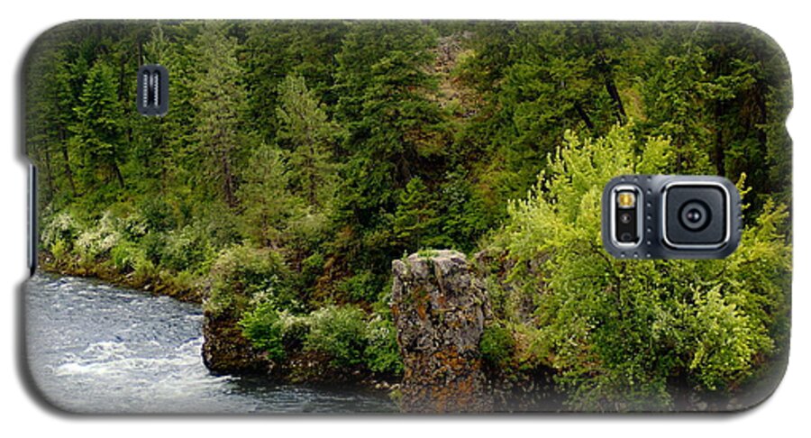 Spokane River Galaxy S5 Case featuring the photograph Rockin the Spokane River by Ben Upham III