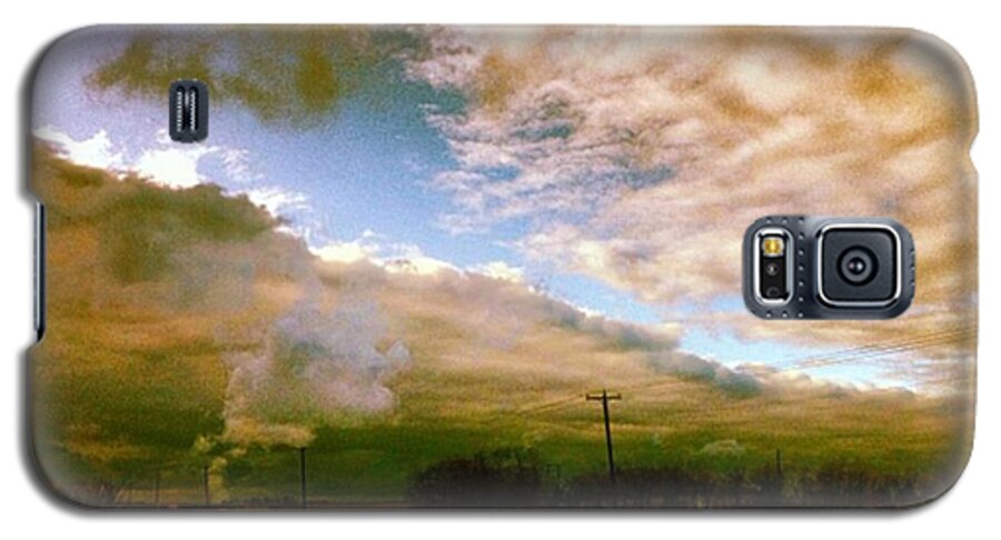  Galaxy S5 Case featuring the photograph Storm Rolling In by Dana Coplin