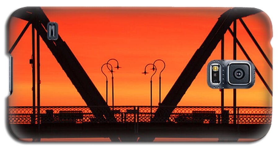 Walnut Street Bridge Galaxy S5 Case featuring the photograph Sunrise Walnut Street Bridge by Tom and Pat Cory