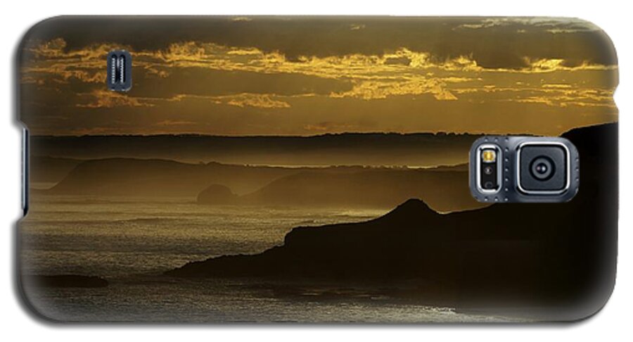 Phillip Island Galaxy S5 Case featuring the photograph Sunset mist by Blair Stuart