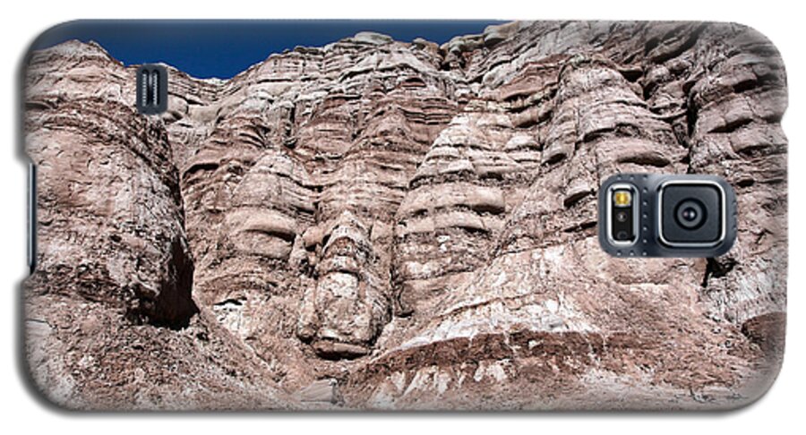 Escalante Galaxy S5 Case featuring the photograph Survival in the Wilderness by Karen Lee Ensley