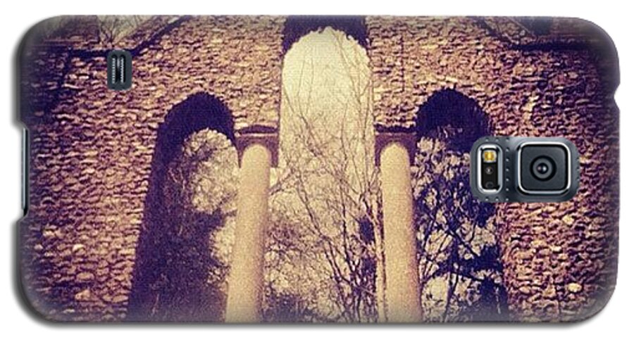 Ruins Galaxy S5 Case featuring the photograph The Arches by Tom Crask